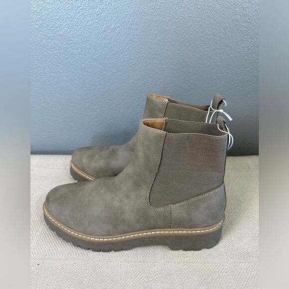 NWOB** DV by Dolce Vita Lobera Chelsea Boot Dark Taupe Size 10 - Picture 7 of 9